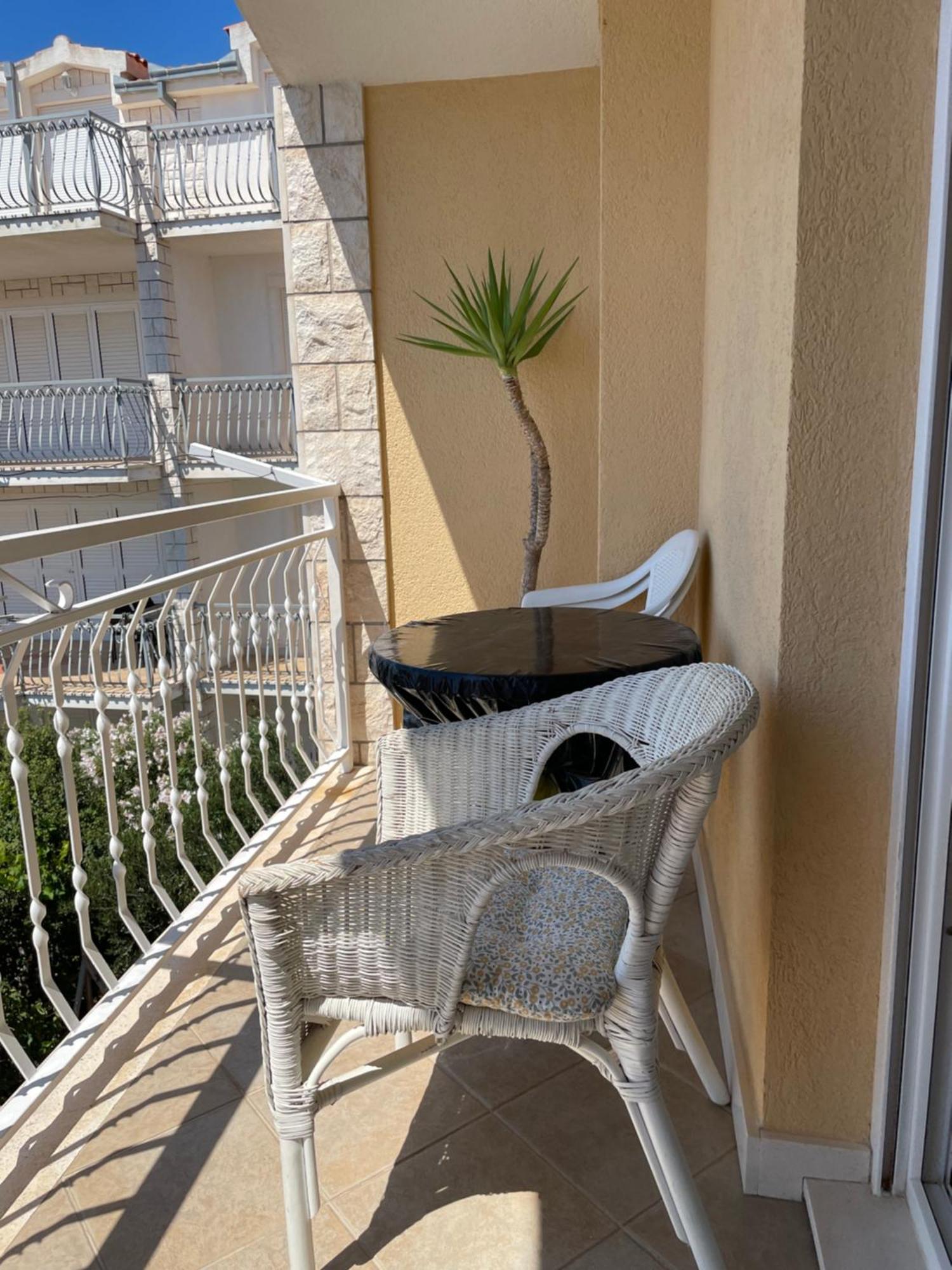 Guest House Adria Dugi Rat Exterior photo